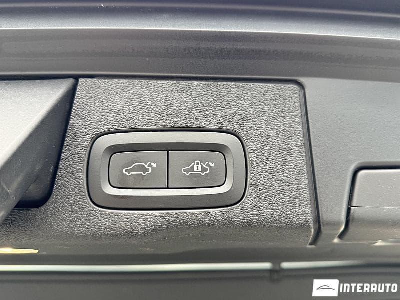 Volvo XC 60 2018 — Миниатюра 31