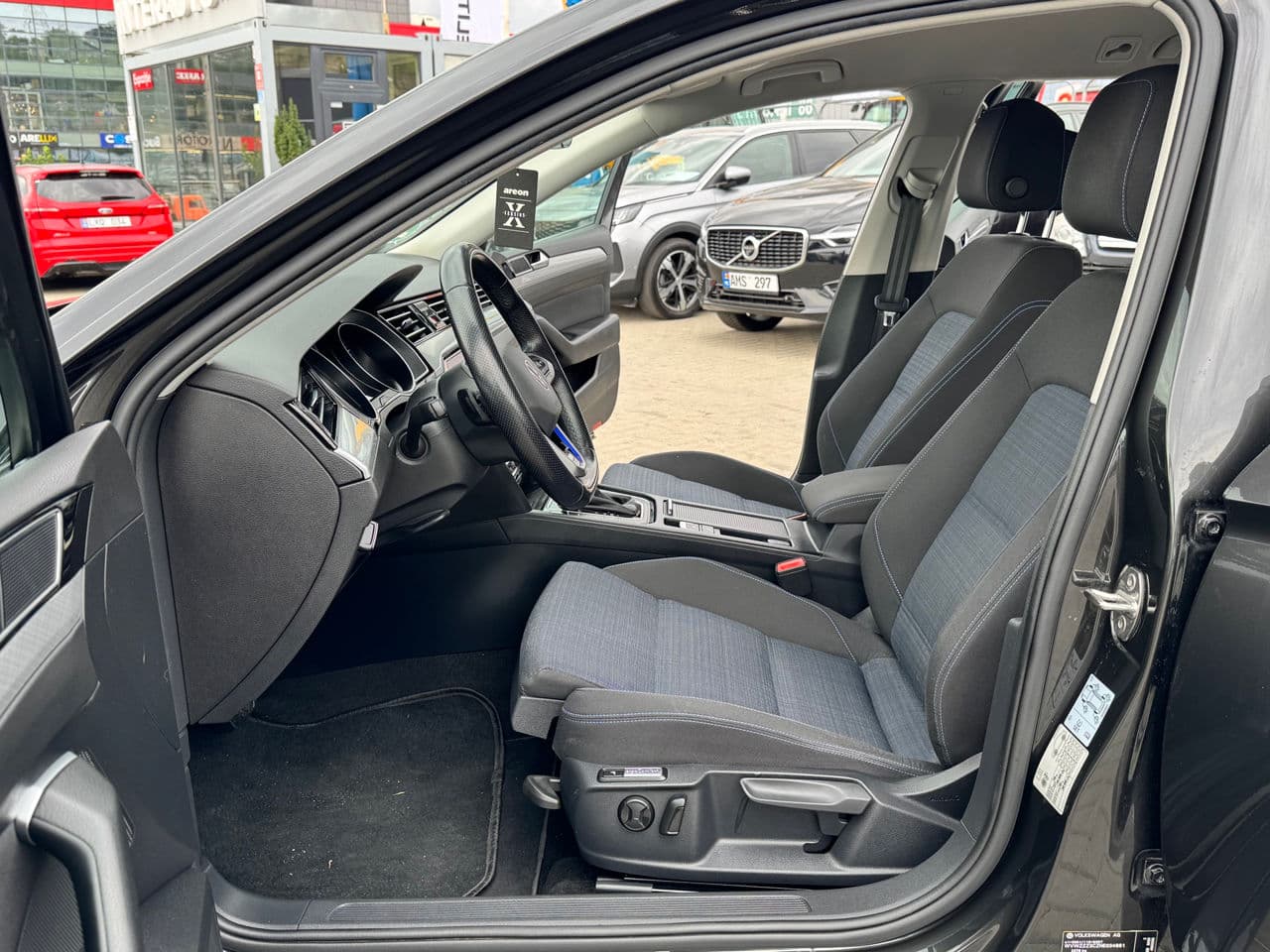Volkswagen Passat GTE 2021 — Миниатюра 5