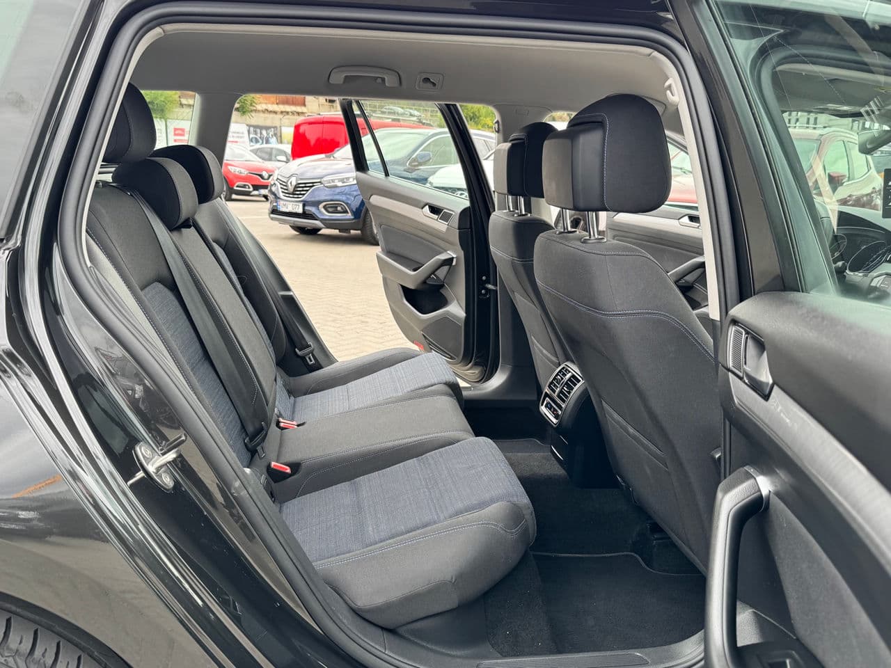 Volkswagen Passat GTE 2021 — Миниатюра 14