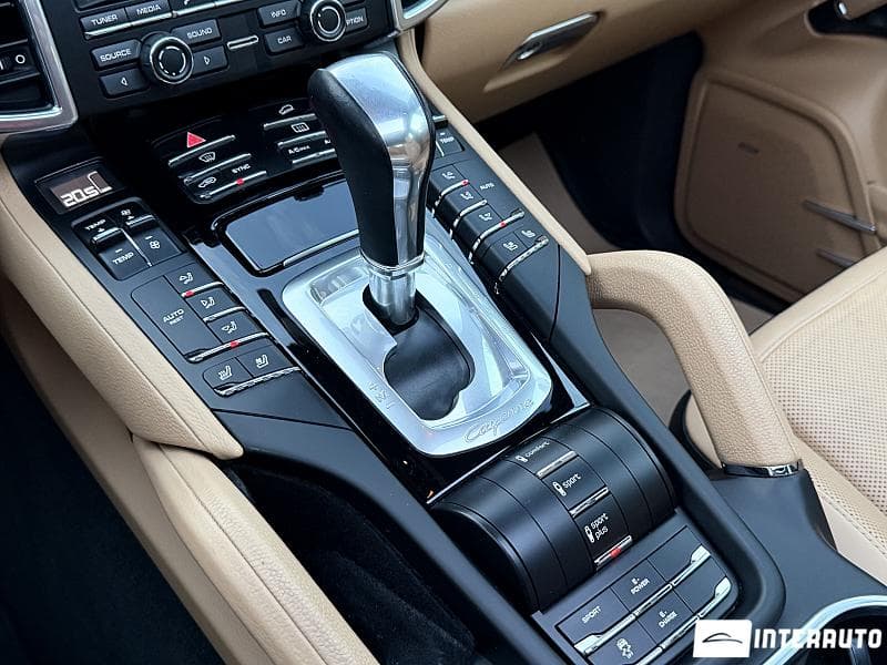 Porsche Cayenne S Hybrid 2016 — Миниатюра 12