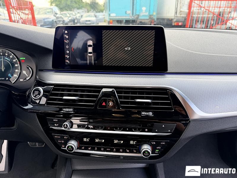BMW 530e 2018 — Миниатюра 12
