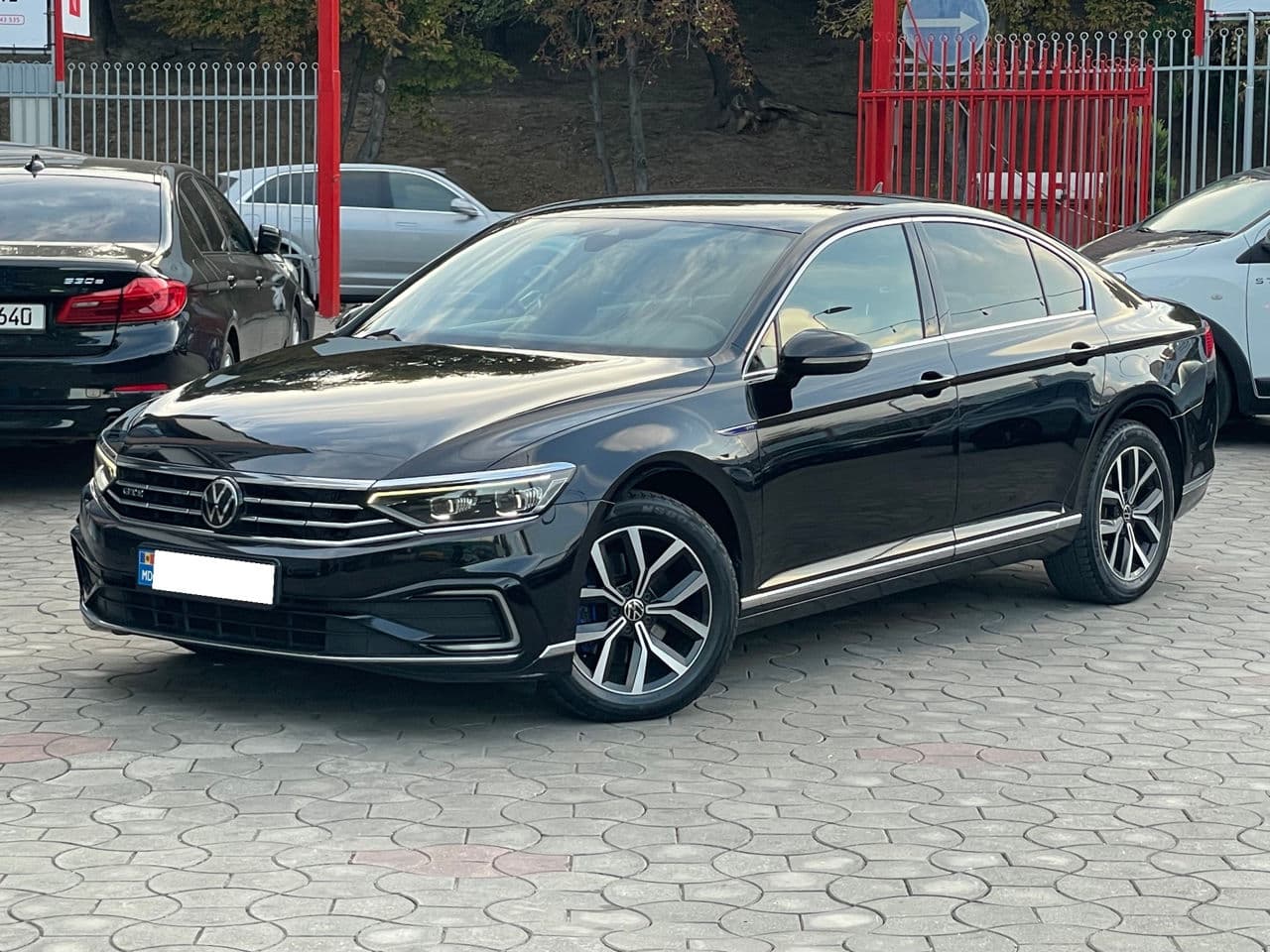 Volkswagen Passat GTE 2022 — Миниатюра 2