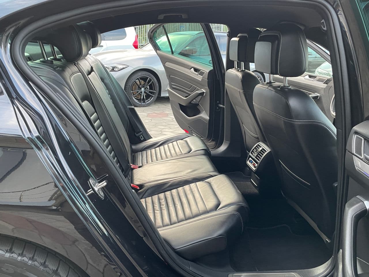 Volkswagen Passat GTE 2022 — Миниатюра 21
