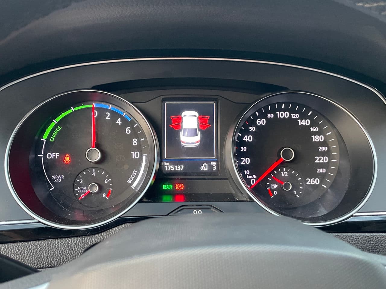 Volkswagen Passat GTE 2022 — Миниатюра 13
