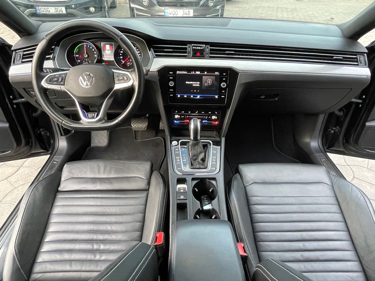 Volkswagen Passat GTE 2022 — Миниатюра 7