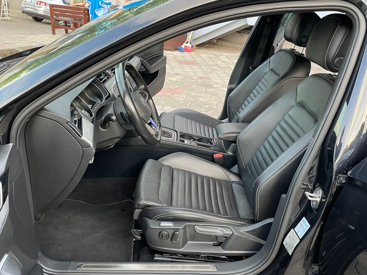 Volkswagen Passat GTE 2022 — Миниатюра 6