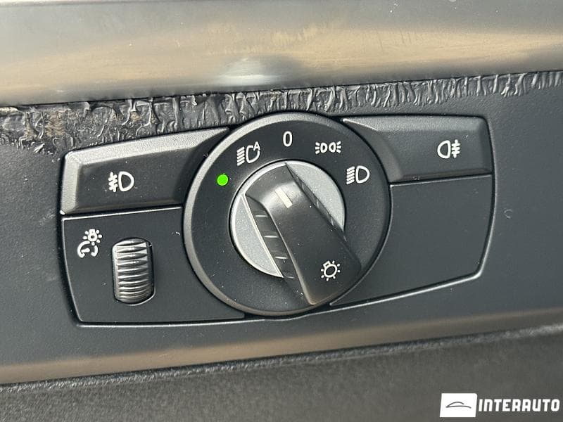 2011 BMW X6 3.0D — Miniatură 18