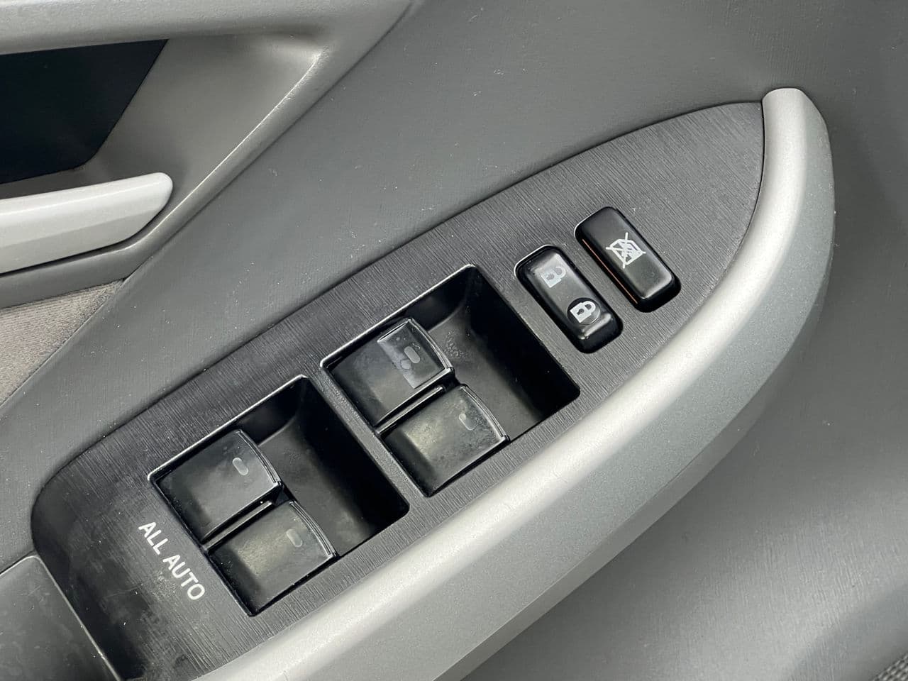 Toyota Prius 2011 — Миниатюра 10