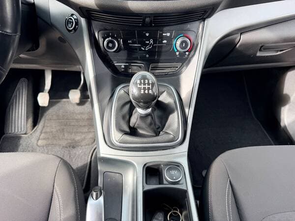2017 Ford Kuga — Miniatură 11