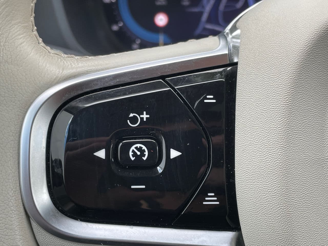Volvo XC 60 2024 — Миниатюра 10