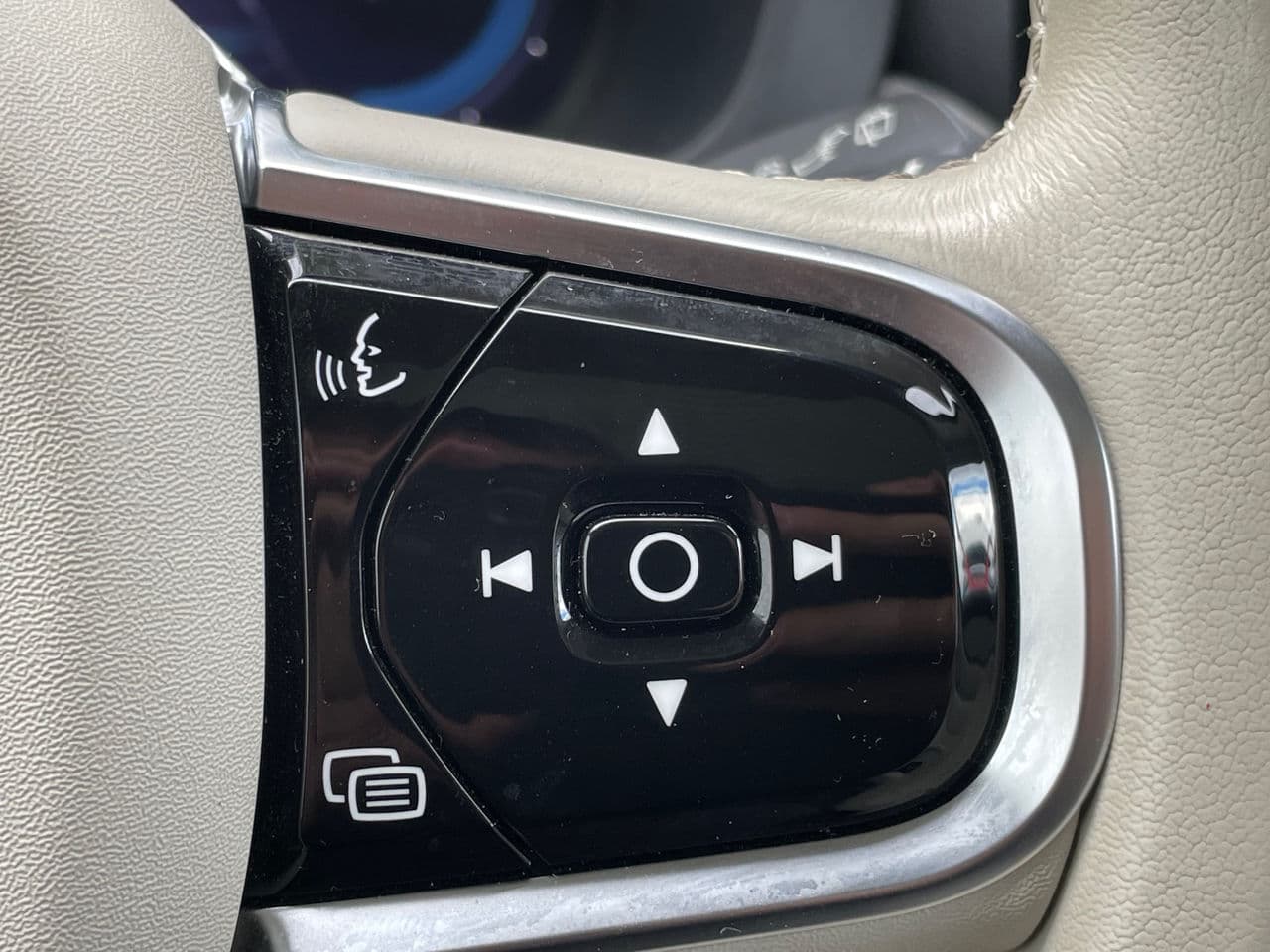 Volvo XC 60 2024 — Миниатюра 11
