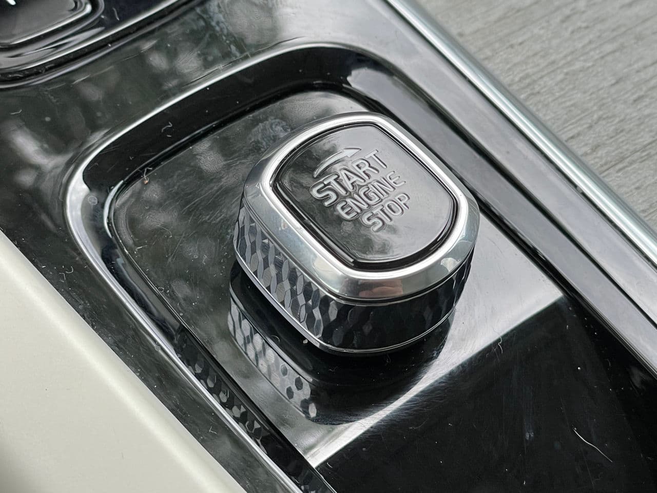 Volvo XC 60 2024 — Миниатюра 16