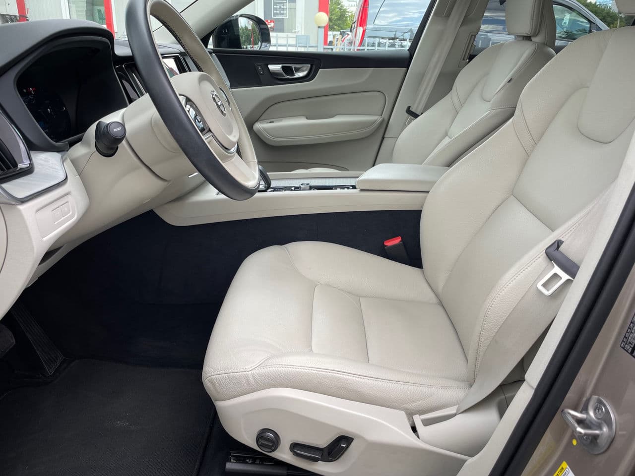 Volvo XC 60 2024 — Миниатюра 7