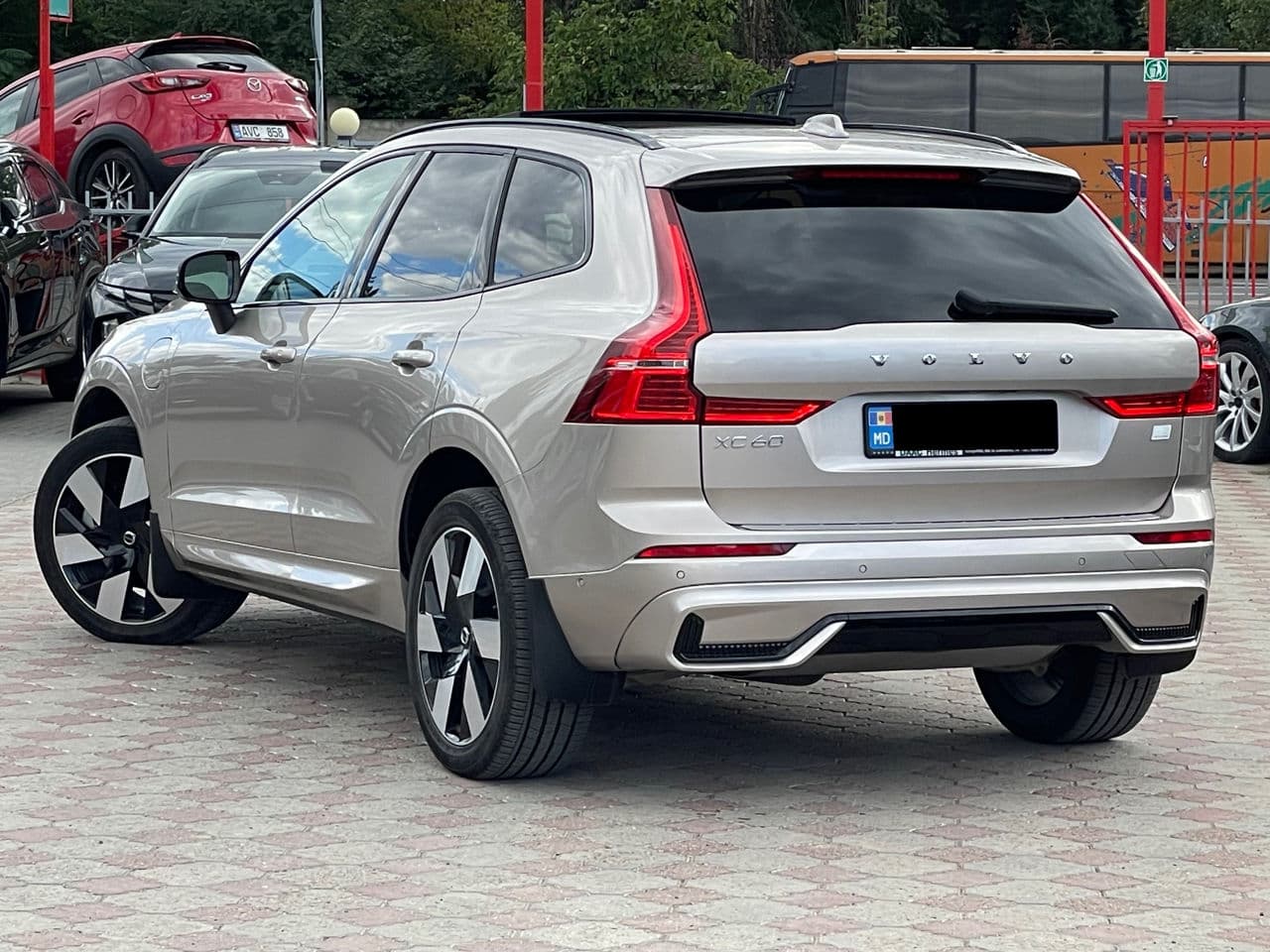 Volvo XC 60 2024 — Миниатюра 3