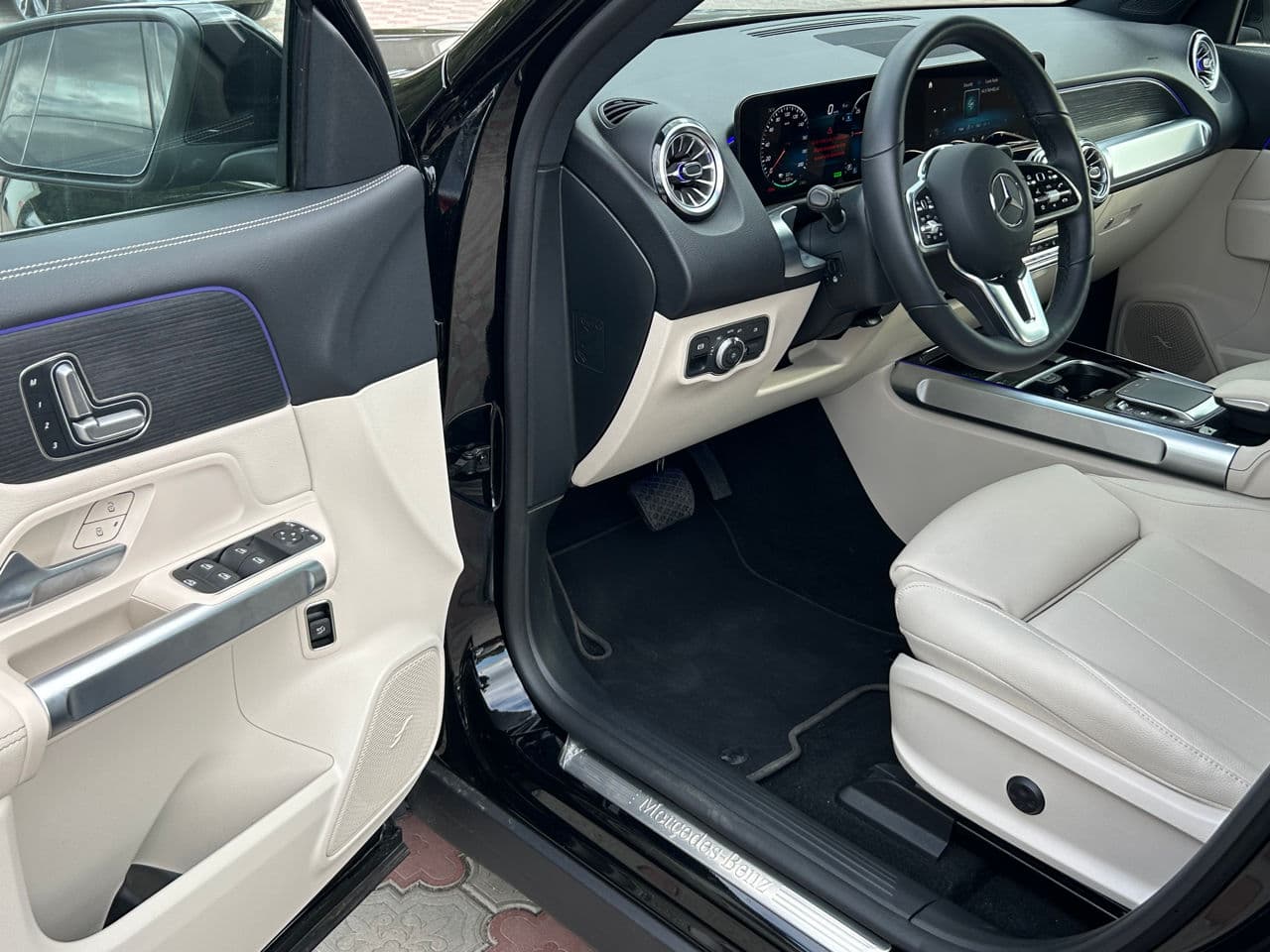 Mercedes EQB 350 2023 — Миниатюра 7
