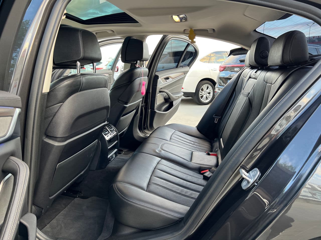 BMW 530e 2018 — Миниатюра 14