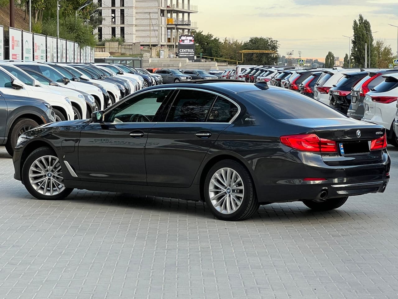 BMW 530e 2018 — Миниатюра 4