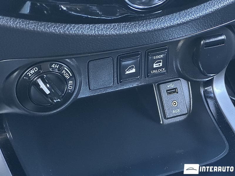 2017 Nissan Navara — Miniatură 12