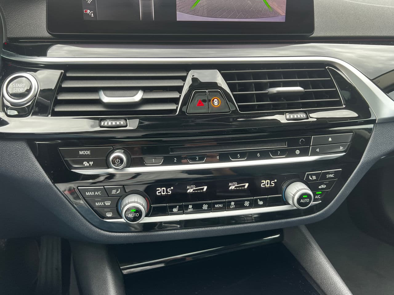 BMW 530e 2018 — Миниатюра 14