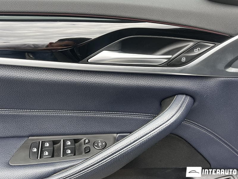BMW 530e 2018 — Миниатюра 17