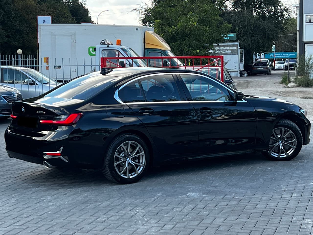 BMW 330E 2020 — Миниатюра 4