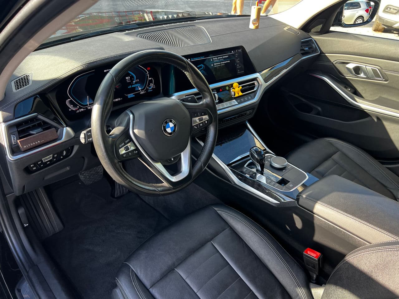 BMW 330E 2020 — Миниатюра 5