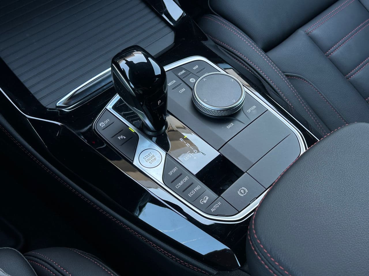 BMW X4 3.0D 2024 — Миниатюра 13
