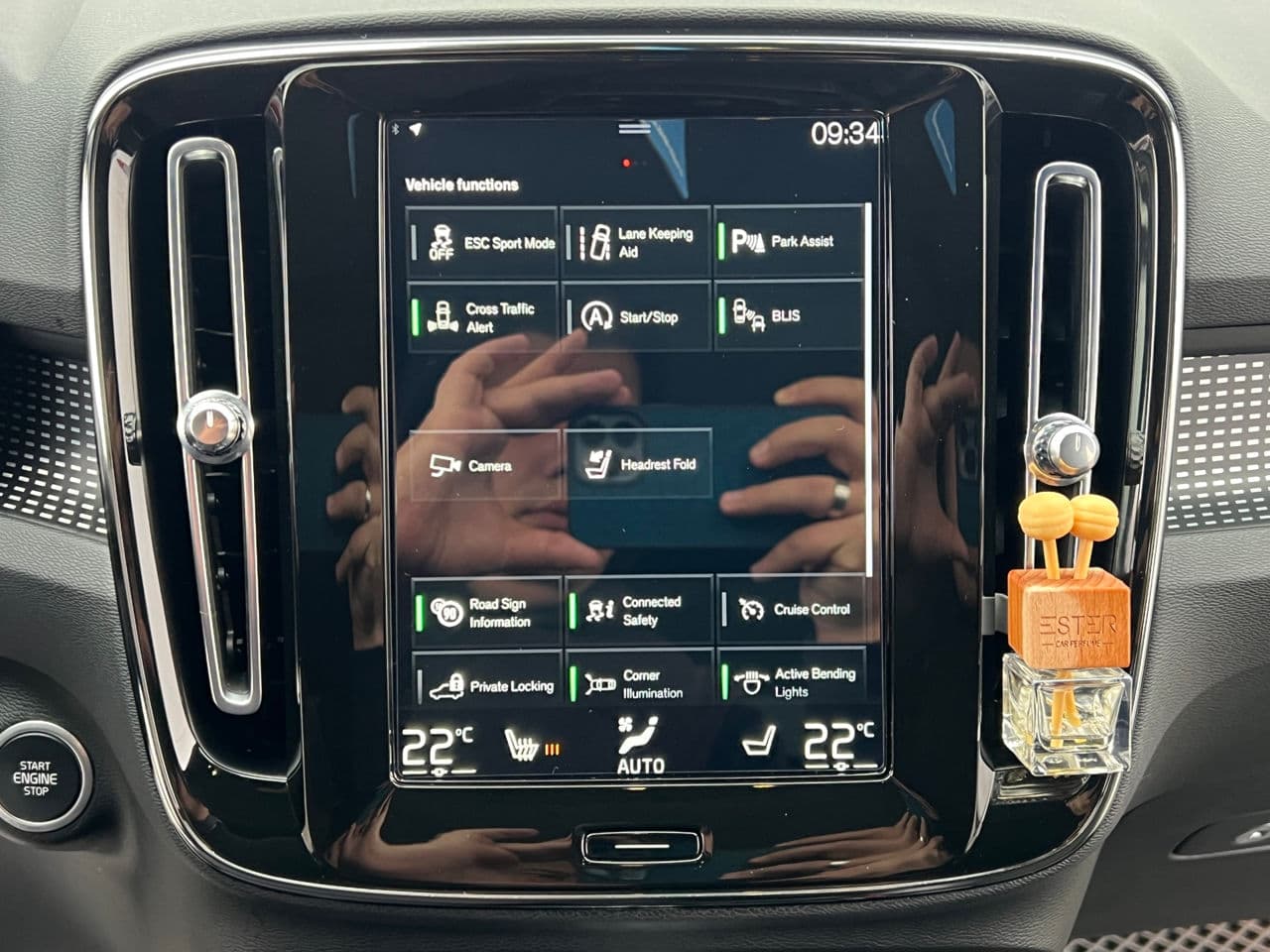 Volvo XC 40 2020 — Миниатюра 9