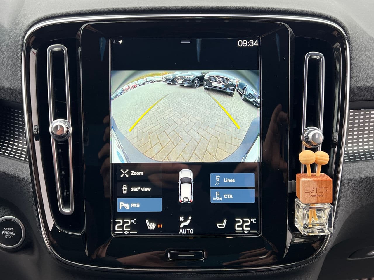 Volvo XC 40 2020 — Миниатюра 10