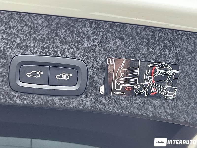 Volvo XC 40 2020 — Миниатюра 24
