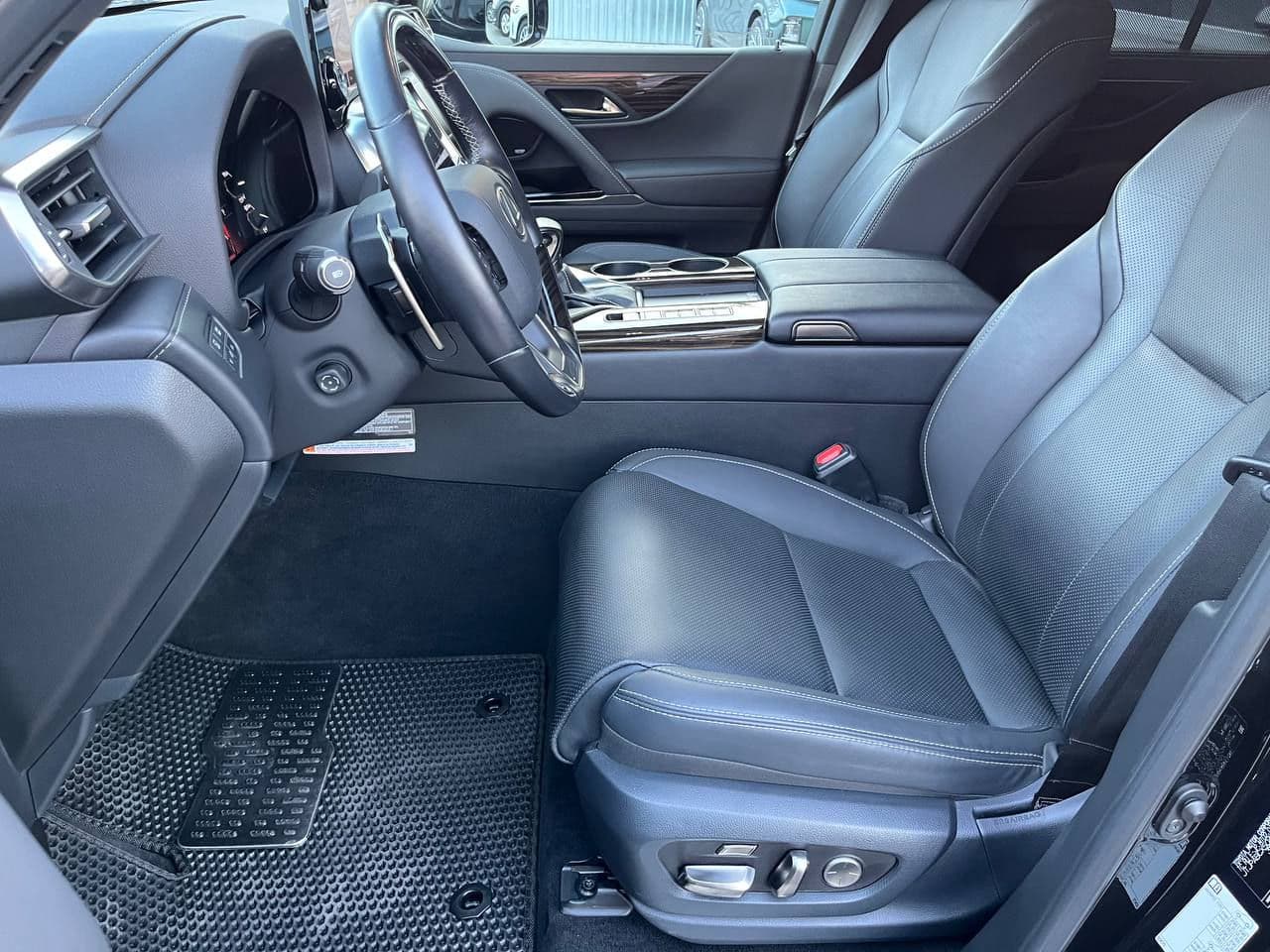 Lexus LX 500d 2022 — Миниатюра 6