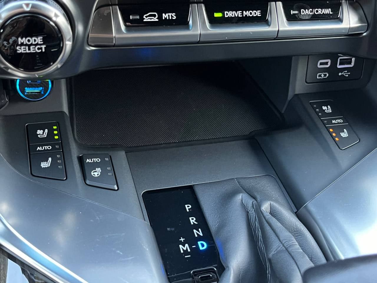 Lexus LX 500d 2022 — Миниатюра 16