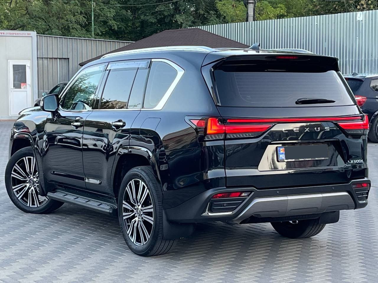 Lexus LX 500d 2022 — Миниатюра 4
