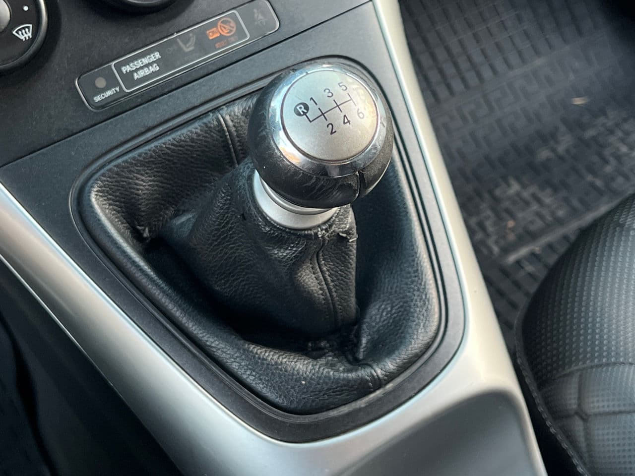 Toyota Auris 2012 — Миниатюра 11