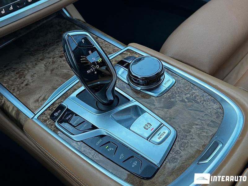BMW 740e 2017 — Миниатюра 12