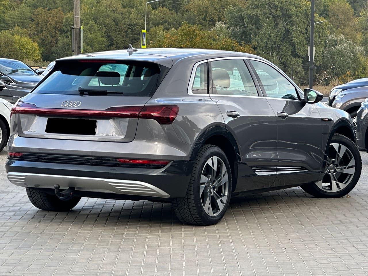 Audi E-tron 2020 — Миниатюра 3
