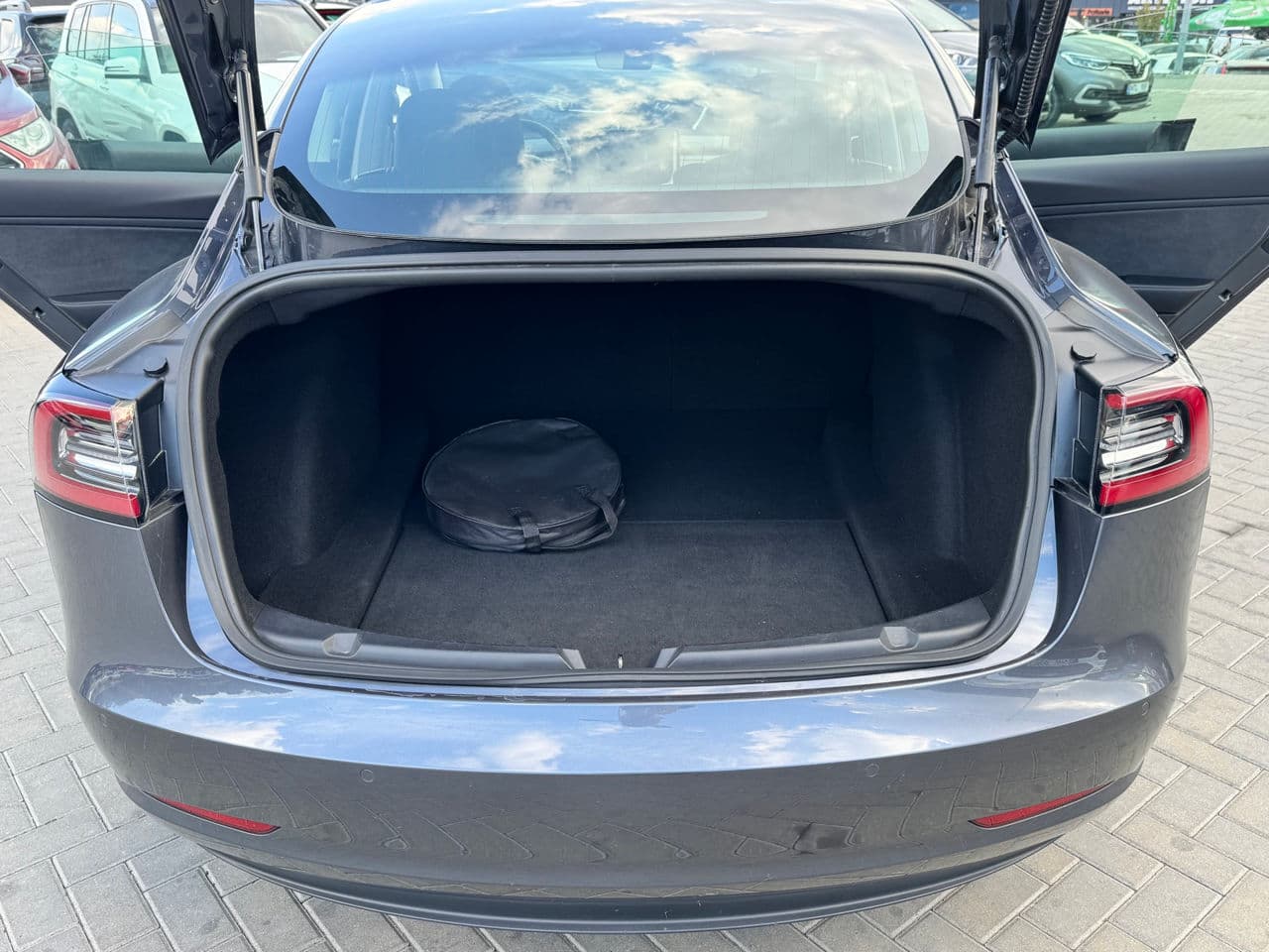 Tesla Model 3 2019 — Миниатюра 17