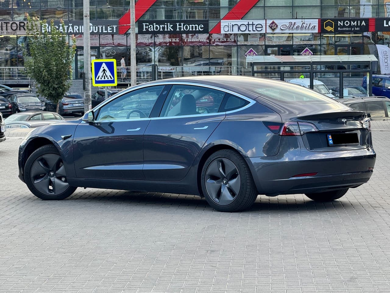 Tesla Model 3 2019 — Миниатюра 4