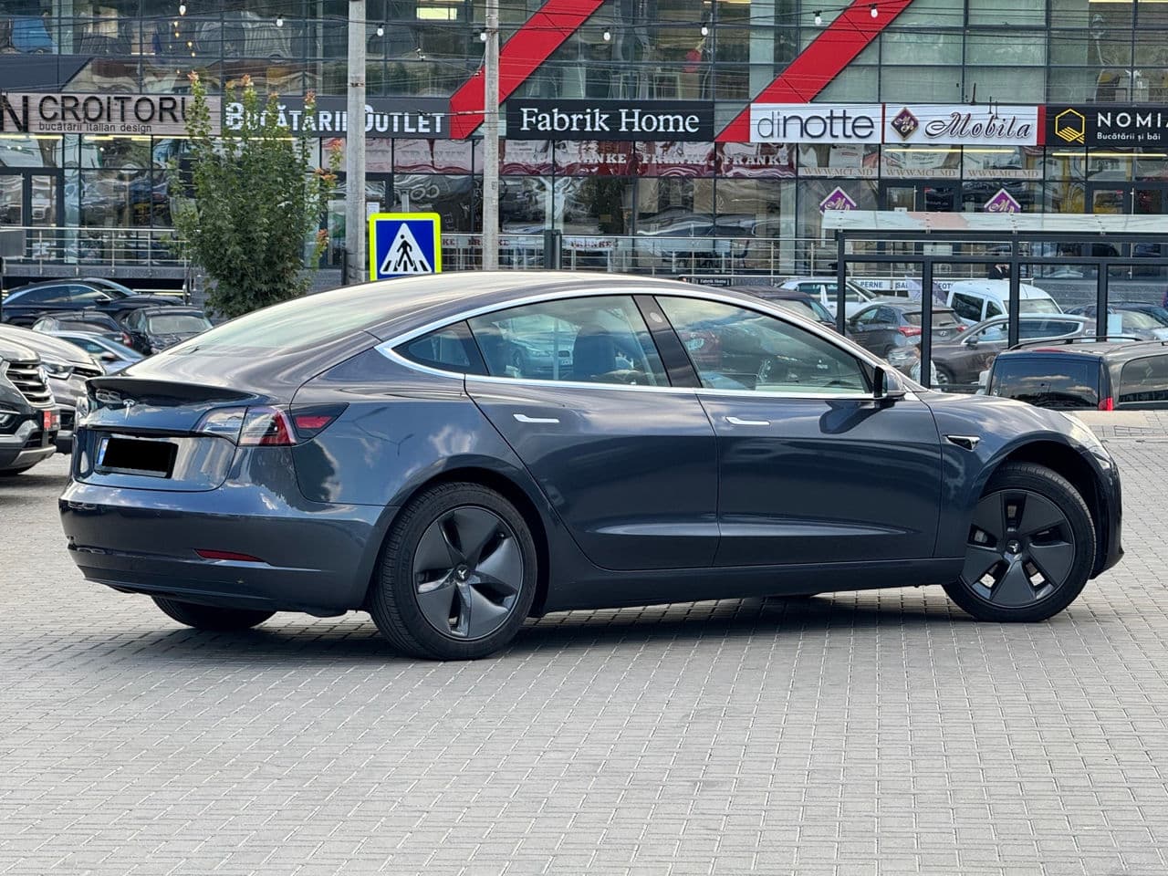 Tesla Model 3 2019 — Миниатюра 3
