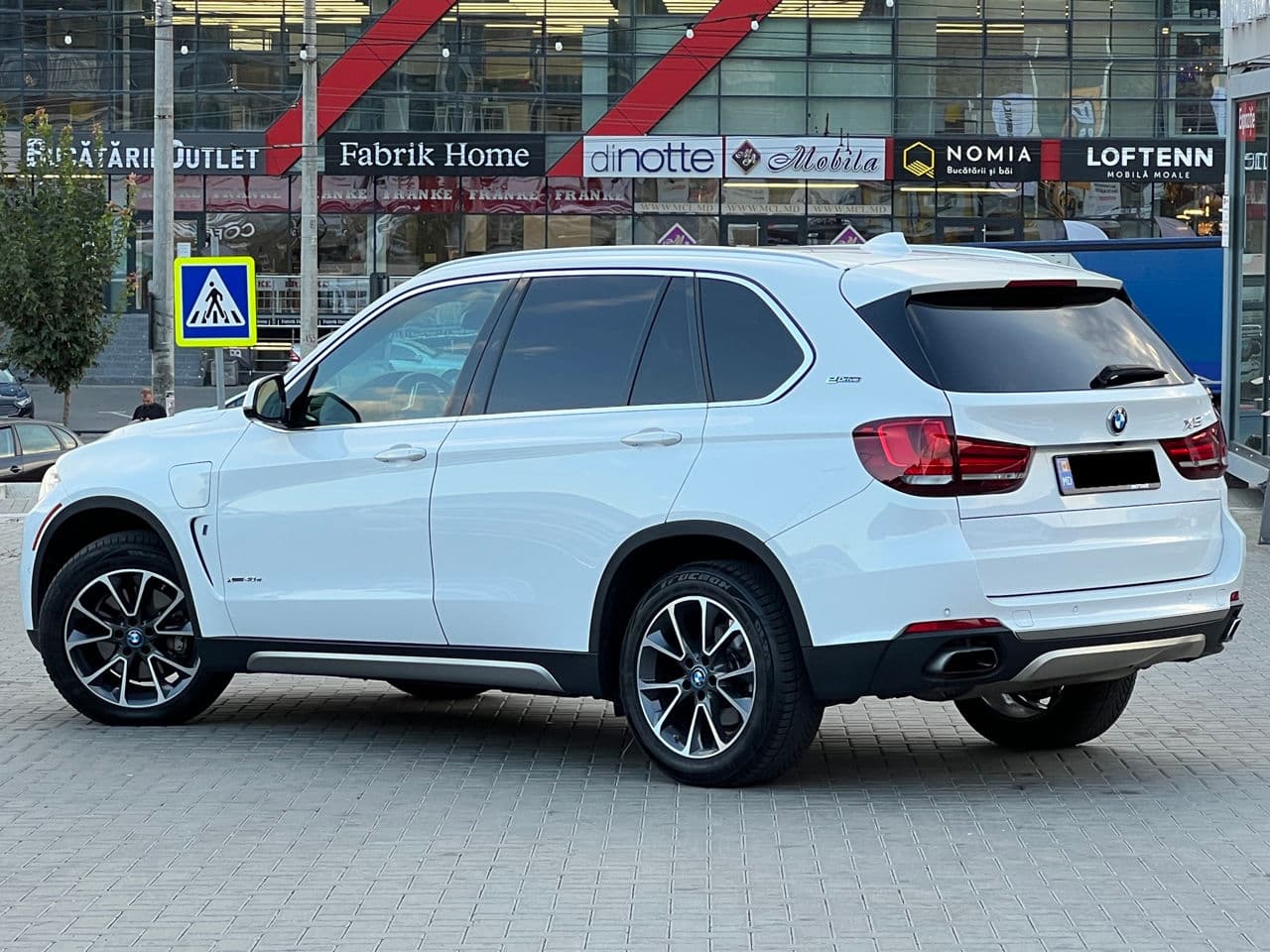 2018 BMW X5 4.0e — Miniatură 4