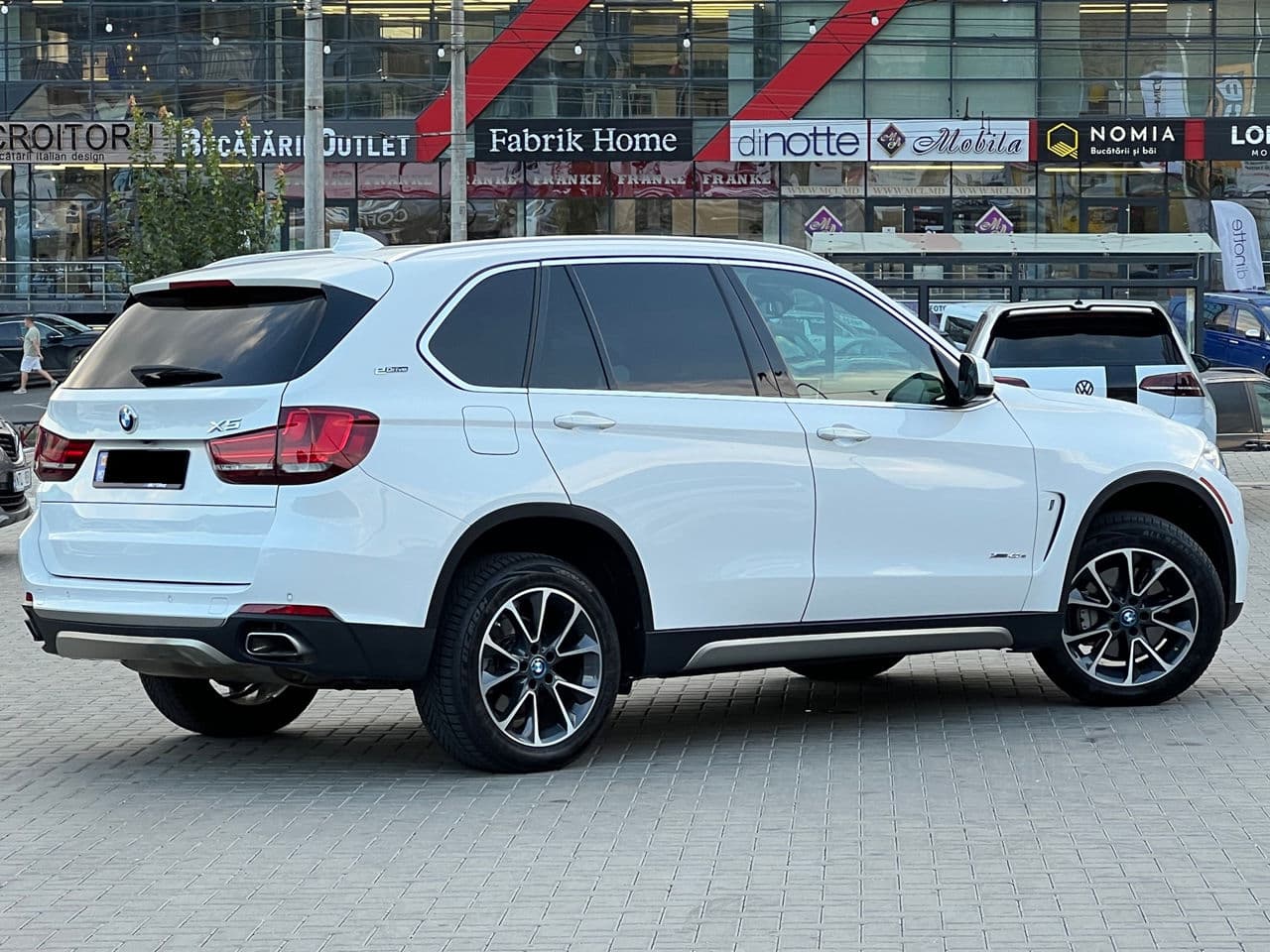 2018 BMW X5 4.0e — Miniatură 3