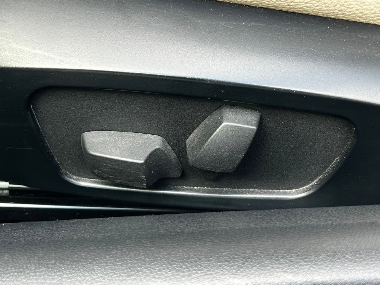2011 BMW 318 — Miniatură 14
