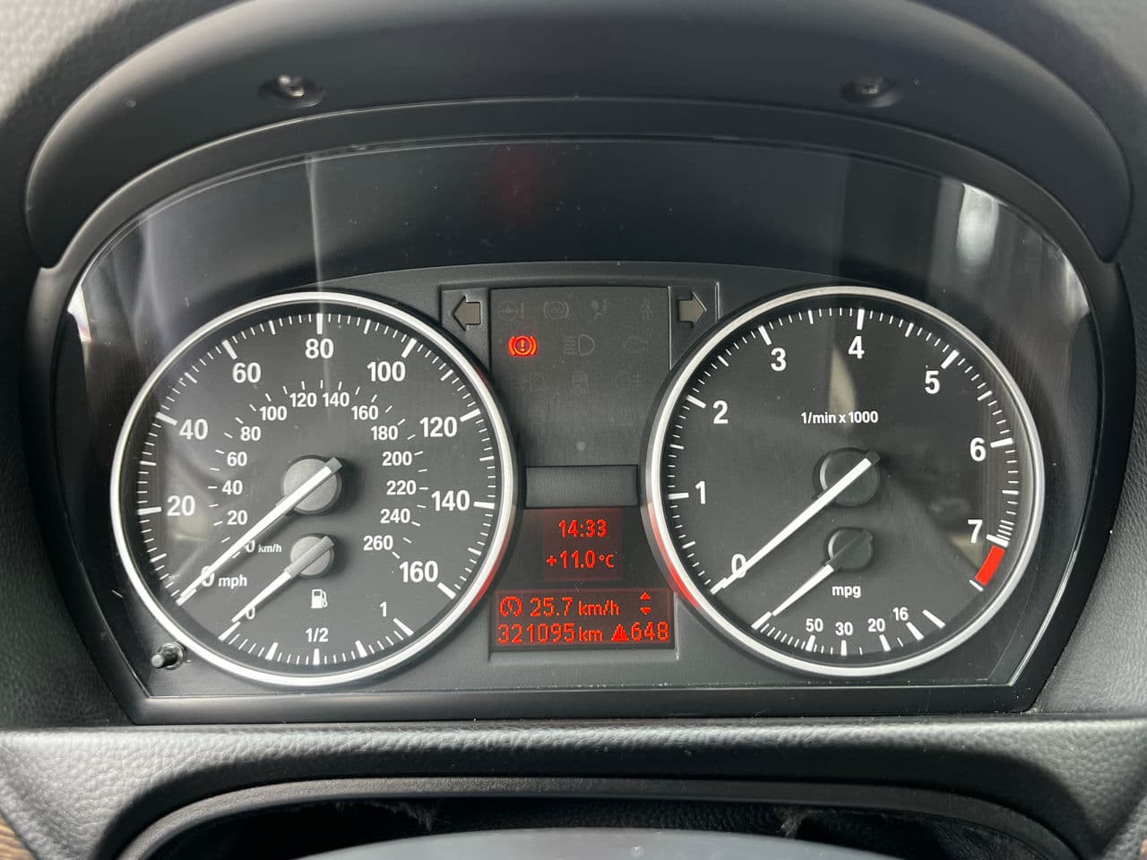 2011 BMW 318 — Miniatură 9