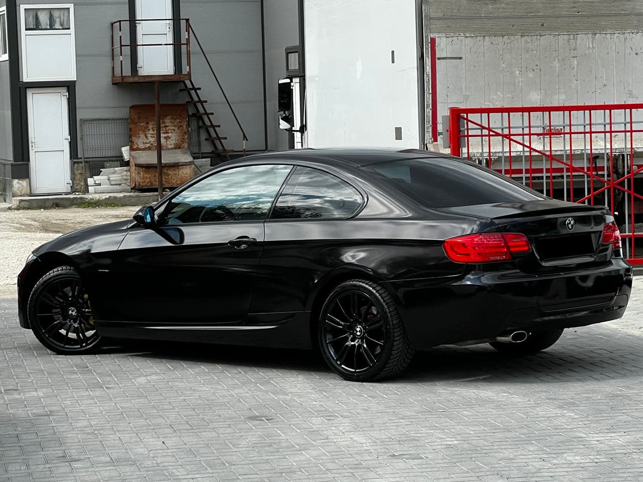 2011 BMW 318 — Miniatură 4