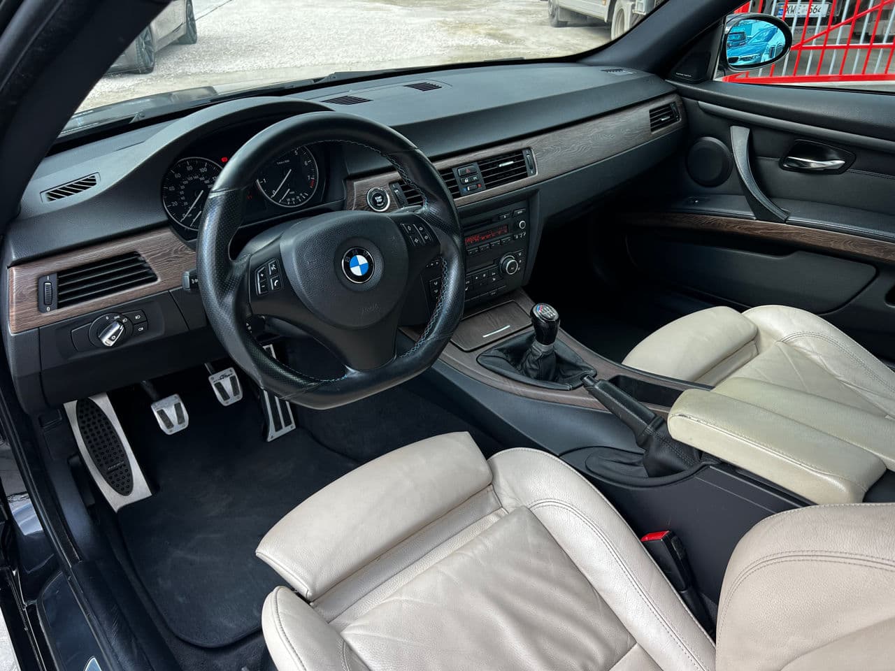 2011 BMW 318 — Miniatură 5