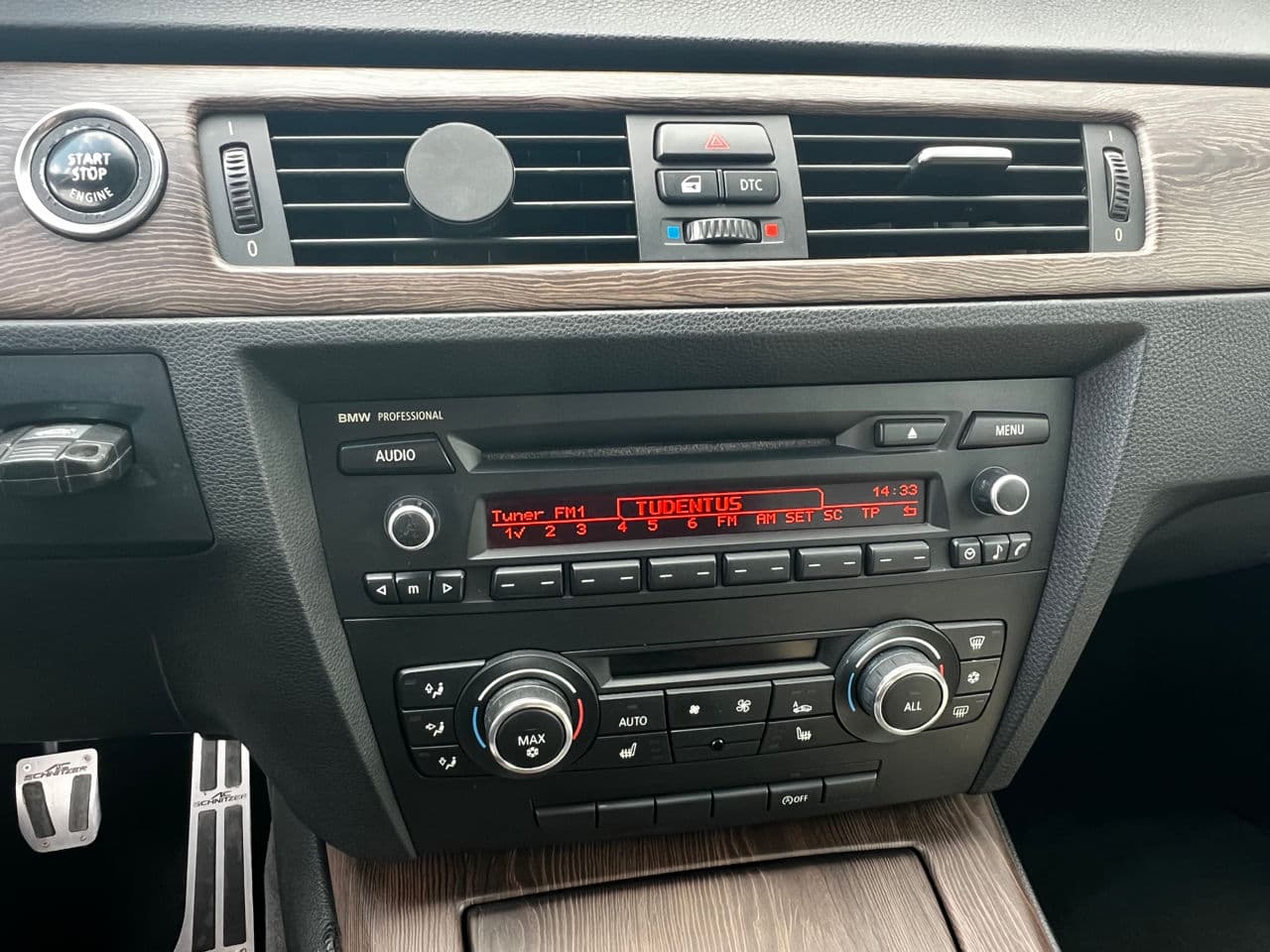 2011 BMW 318 — Miniatură 10