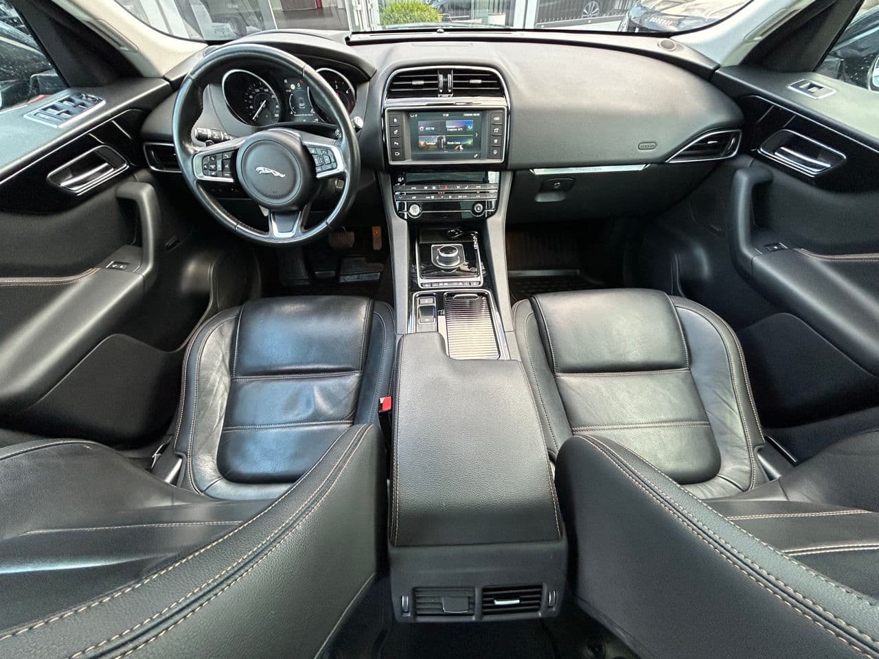 Jaguar F-Pace 2017 — Миниатюра 10