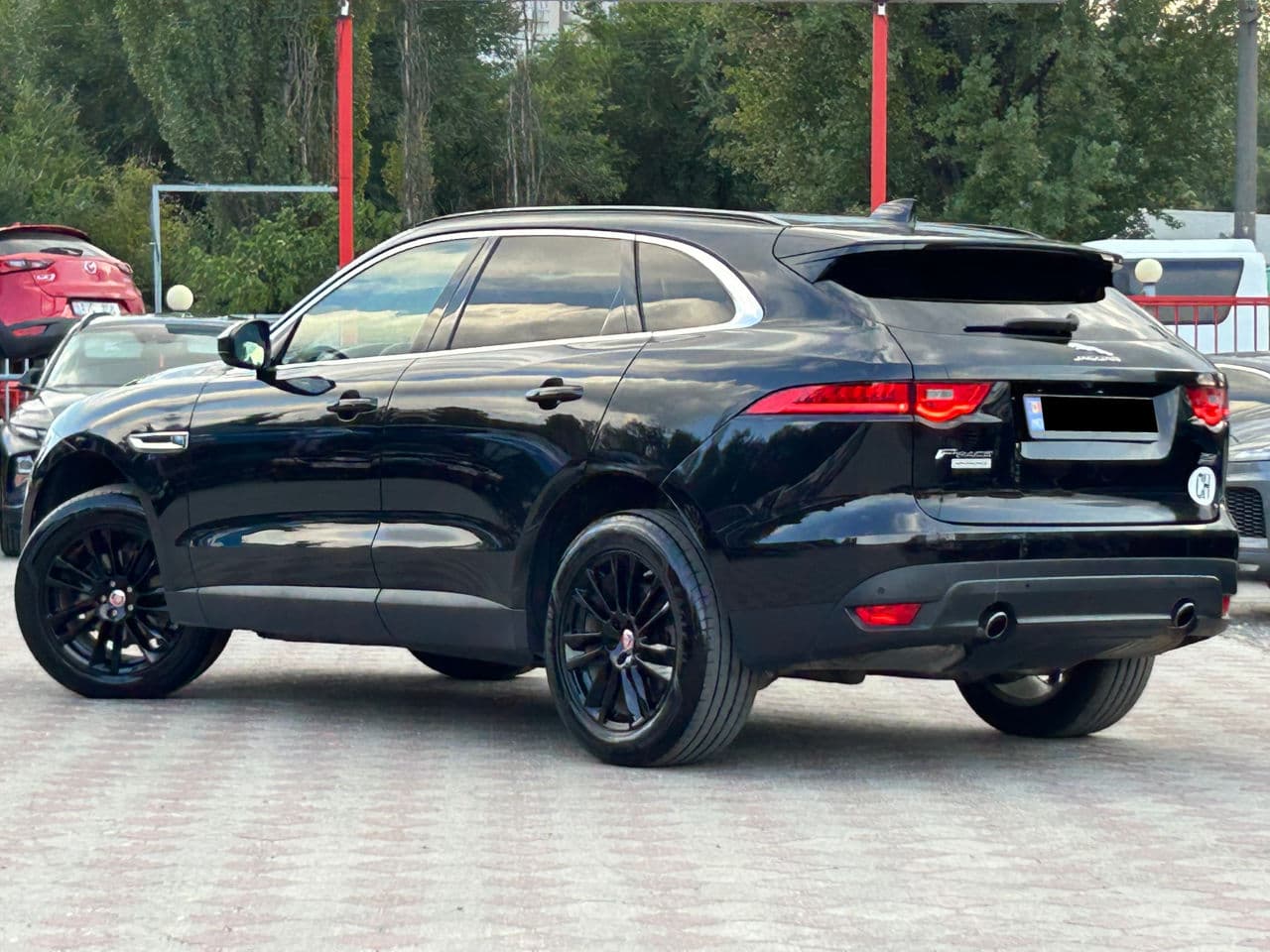 Jaguar F-Pace 2017 — Миниатюра 2