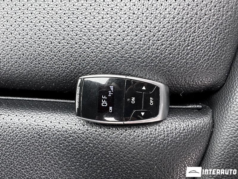 Mercedes C 220 2015 — Миниатюра 14