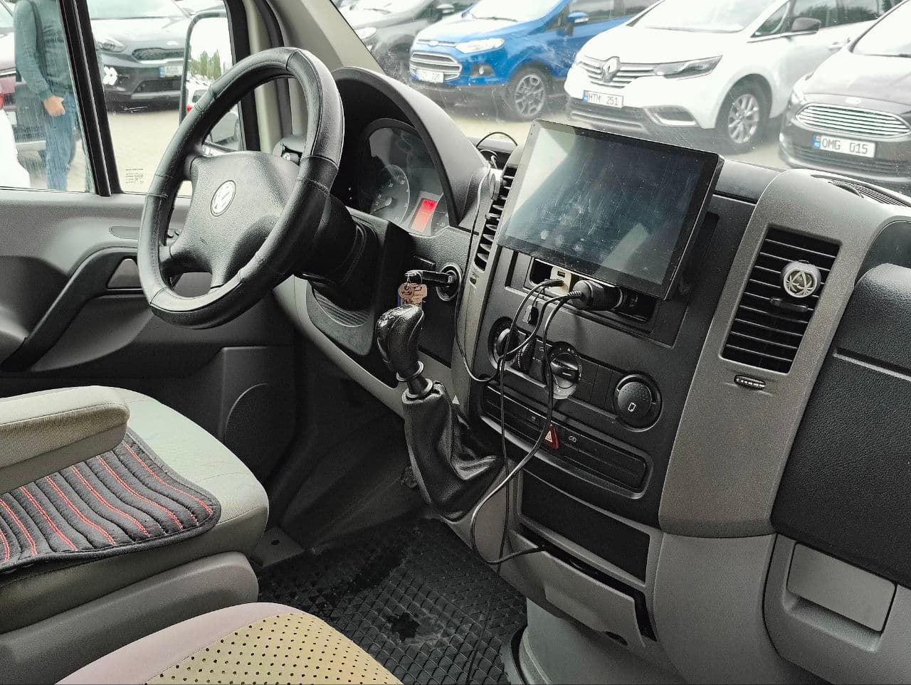 Volkswagen Crafter 2010 — Миниатюра 9